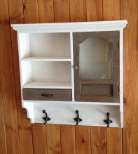 Polica do kuchyne - poškodená