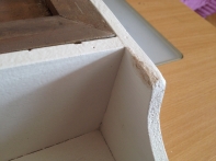 Polica do kuchyne - poškodení dek3293