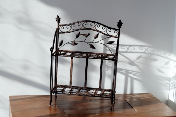 Polička na kvety 38 x 19,5 x 49 cm kovová