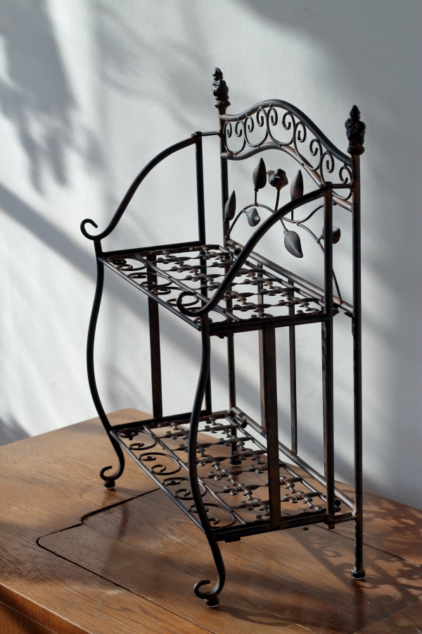 Polička na kvety 38 x 19,5 x 49 cm kovová