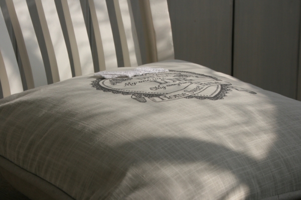 Vankúš s výplňou Home sweet home 40x40cm