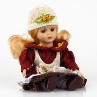 Porcelánová bábika 1043