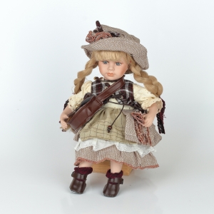 Porcelánová bábika 30cm sediaca