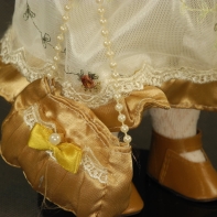 Porcelánova bábika 40 cm Emília