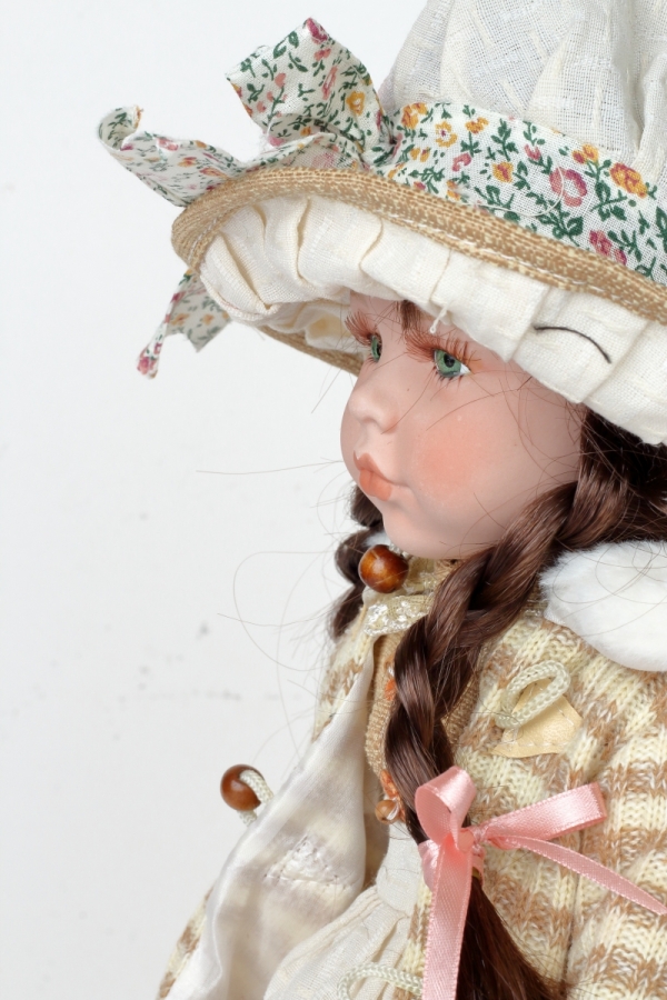 Porcelánová bábika Anežka 42cm