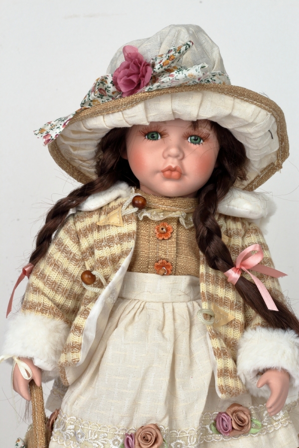 Porcelánová bábika Anežka 42cm