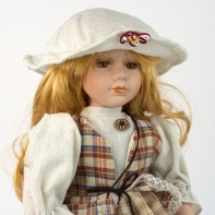 Porcelánová bábika - bez klobúka