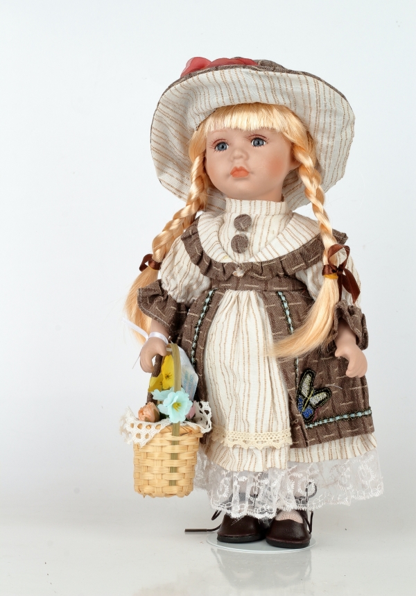 Porcelánová bábika Erika 30cm