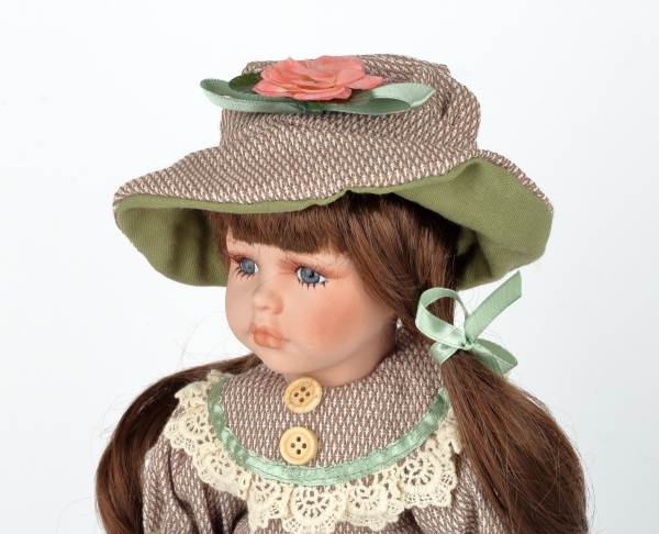 Porcelánová bábika Esmeralda 30cm