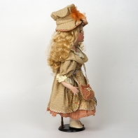 Porcelánová bábika ručne maľovaná - blondínka v šatôčkach 56cm