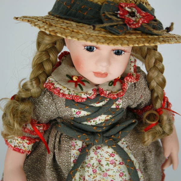 Porcelánová bábika Sára