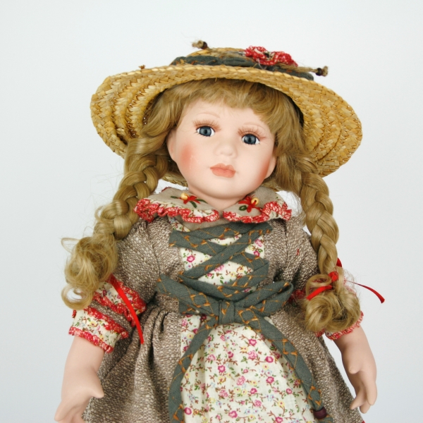 Porcelánová bábika Sára