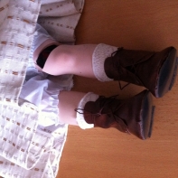 Porcelánová bábika Terezka - zlomená noha