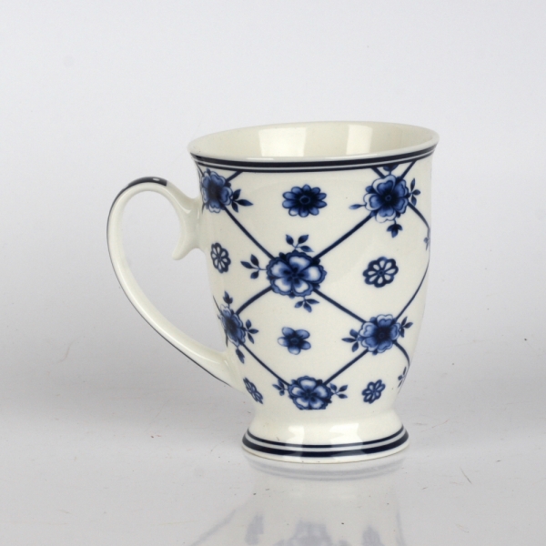 Porcelánový hrnček modré kvety mriežka 11cm