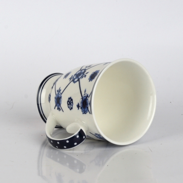 Porcelánový hrnček modré kvety mriežka 11cm