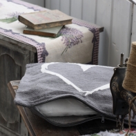 Povlak na vankúš biele srdce 40x40cm