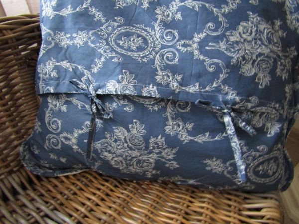 Povlak na vankúš do postele modrý 50x50cm