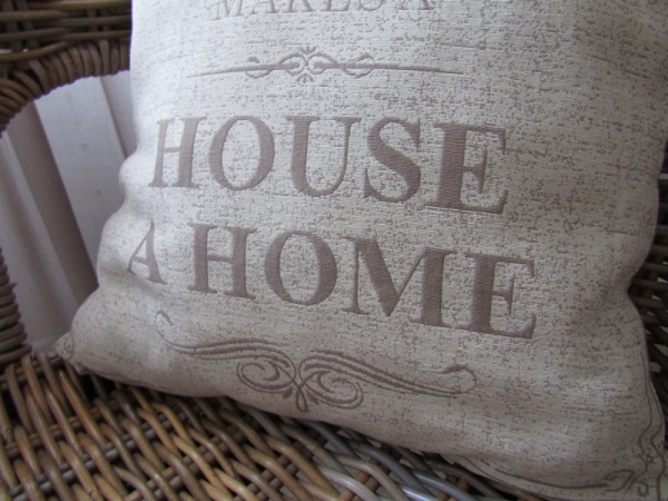 Povlak na vankúš House AND Home svetlý 40x40cm