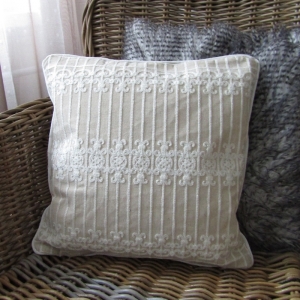 Povlak na vankúš s ornamentami 40x40cm