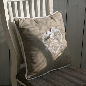 Povlak na polštář s výplní 33x38cm