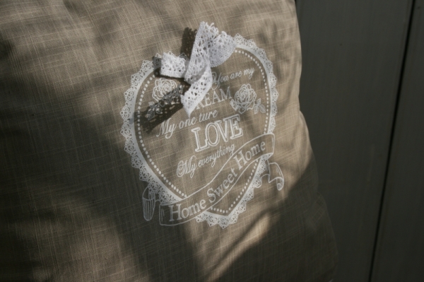 Povlak na polštář s výplní 33x38cm