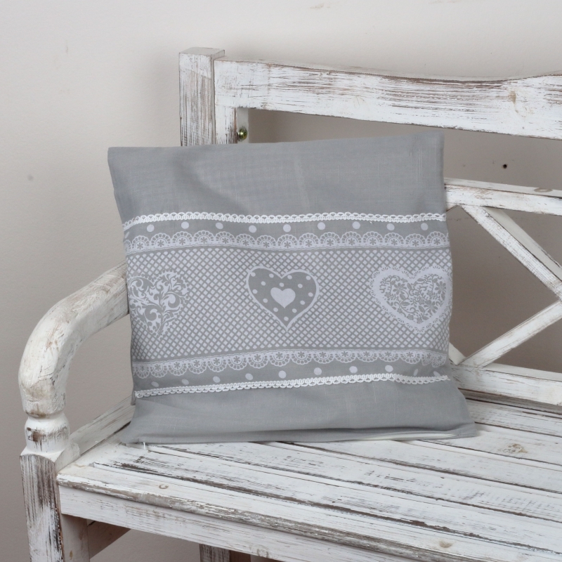 Povlak na vankúš šedej srdce 40x40 cm