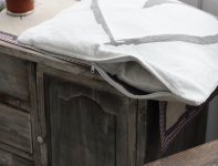 Povlak na vankúš šedej srdce 40x40cm