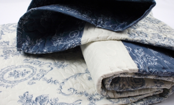 Prikrývka na posteľ modré kvety 140x220cm