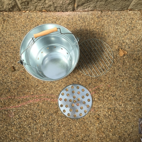 Prenosný gril BBQ kýblik 35x30,5x33,8cm