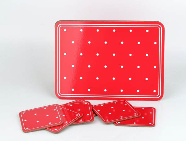 Prestieranie na stôl červené s bodkami sada 6ks 10×10×0,5cm