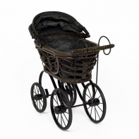 Prútený kočík pre bábiky 47x21x39cm