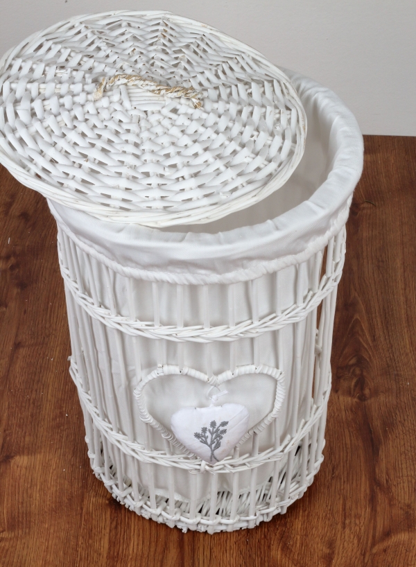 Prútený kôš na bielizeň biely levanduľovej srdce 45cm