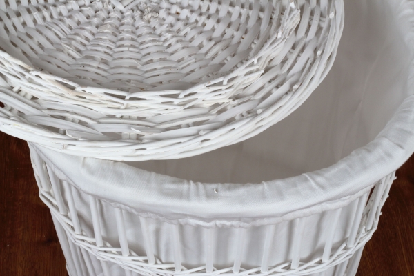 Prútený kôš na bielizeň biely levanduľovej srdce 59cm