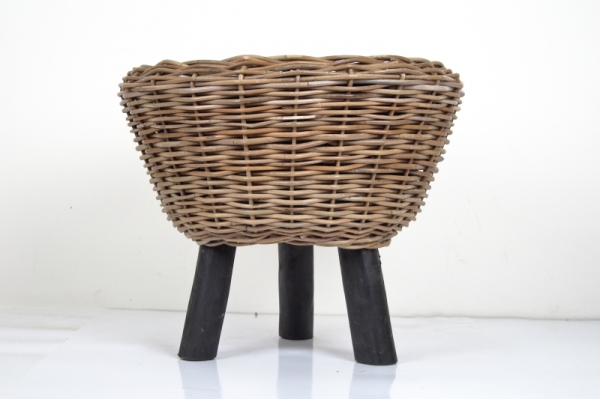 Prútený kvetináč na nožičkách 47cm