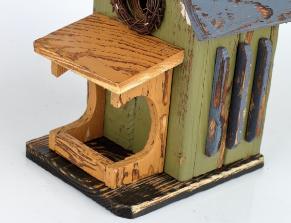 Vtáčia búdka s prístreškom