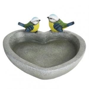 Vtáčie krmítko srdce so sýkorkami