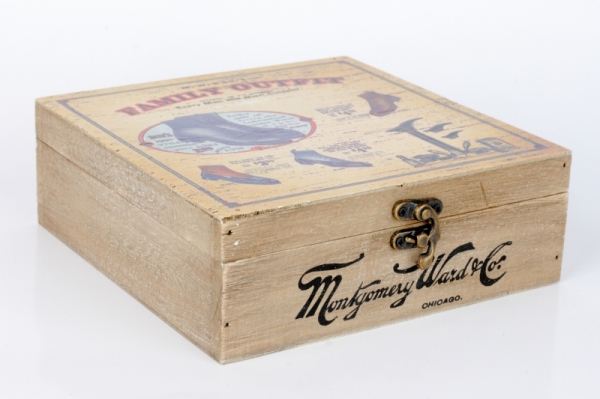 Retro box na krém na topánky s kefou 20x20x7cm