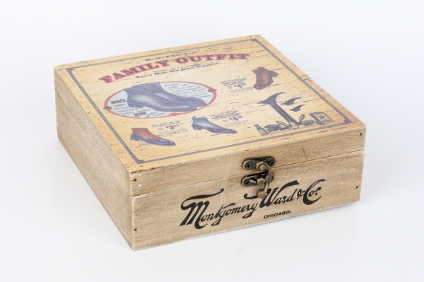 Retro box na krém na topánky s kefou 20x20x7cm