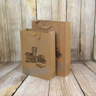 Retro darčeková papierová taška fotoaparát 23x32x8,5 cm