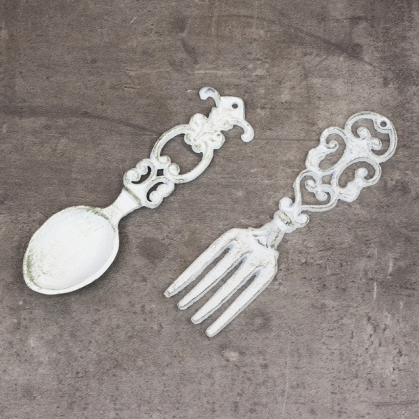 Retro dekorácie liatinová lyžice biela 21,5cm