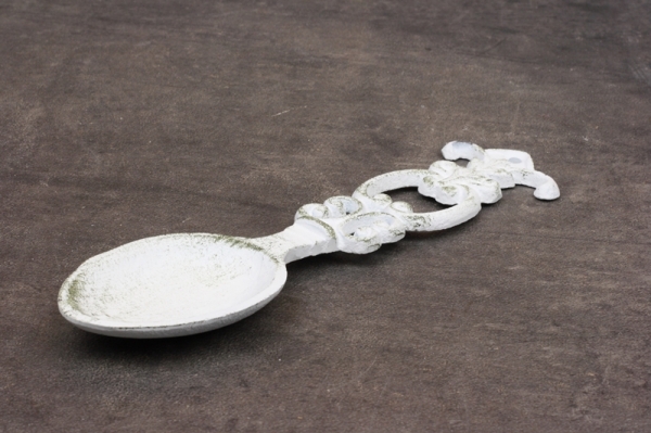 Retro dekorácie liatinová lyžice biela 21,5cm