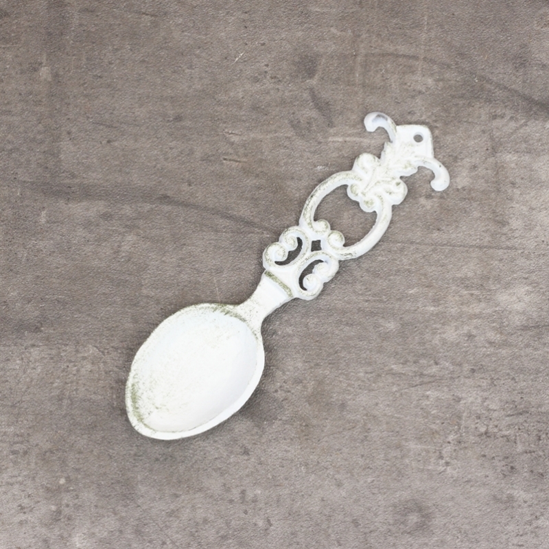Retro dekorácie liatinová lyžice biela 21,5cm