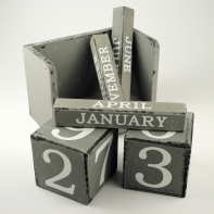 Retro kalendár drevený 18cm