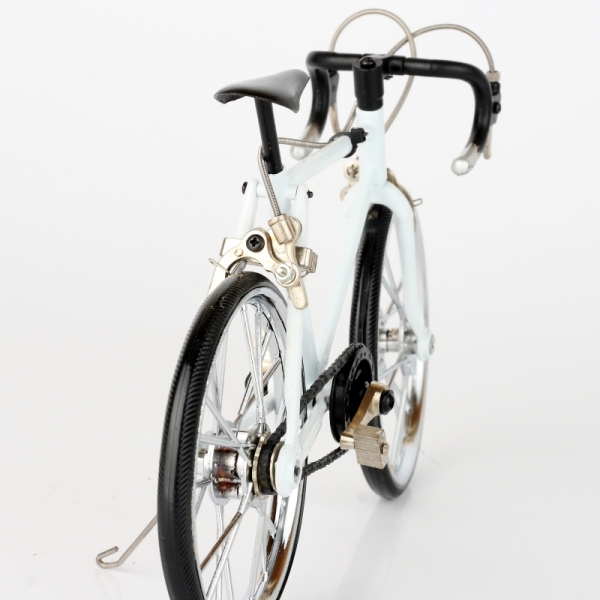Retro model bicykel biele 22x14cm