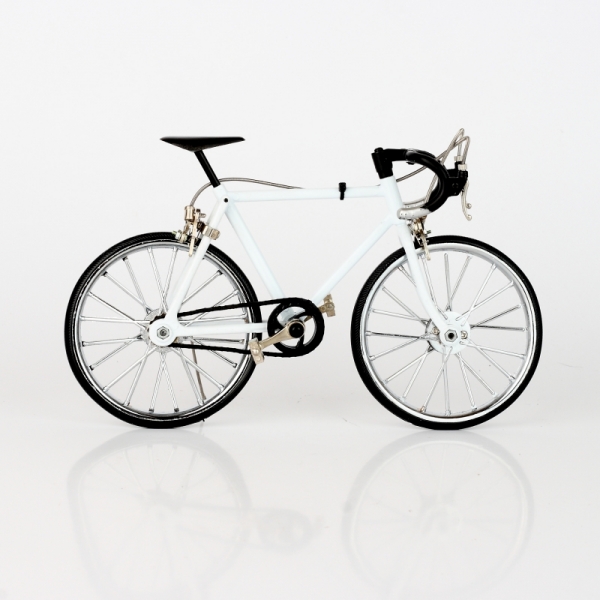 Retro model bicykel biele 22x14cm