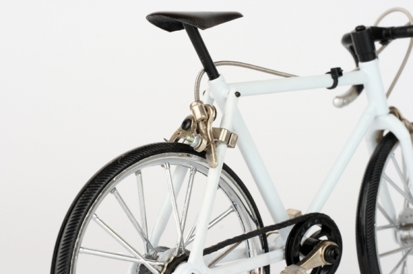 Retro model bicykel biele 22x14cm