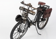Retro model bicykel s motorom 28 cm