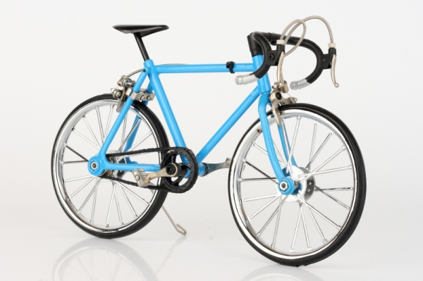Retro model jazdného bicykelu modrý 13x23cm