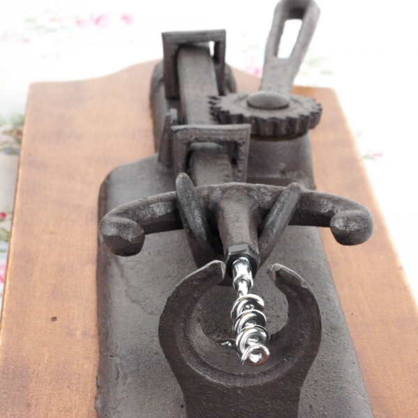 Retro otvárač na fľaše 40x14x8cm