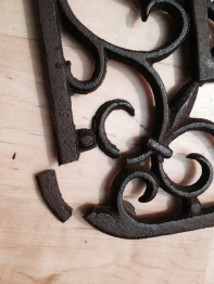 Rohožka vonkajšie liatinová ulomená II.